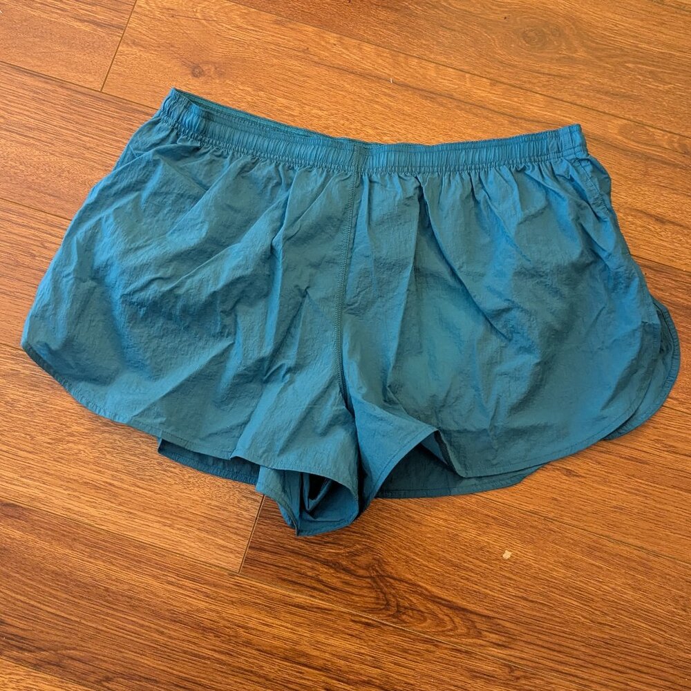 Lululemon Dolphin-Hem Mid-Rise Running Short 3" NWT